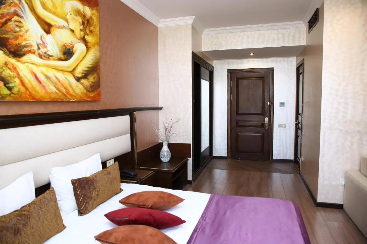 Image 3 of Smith Hotel Baku