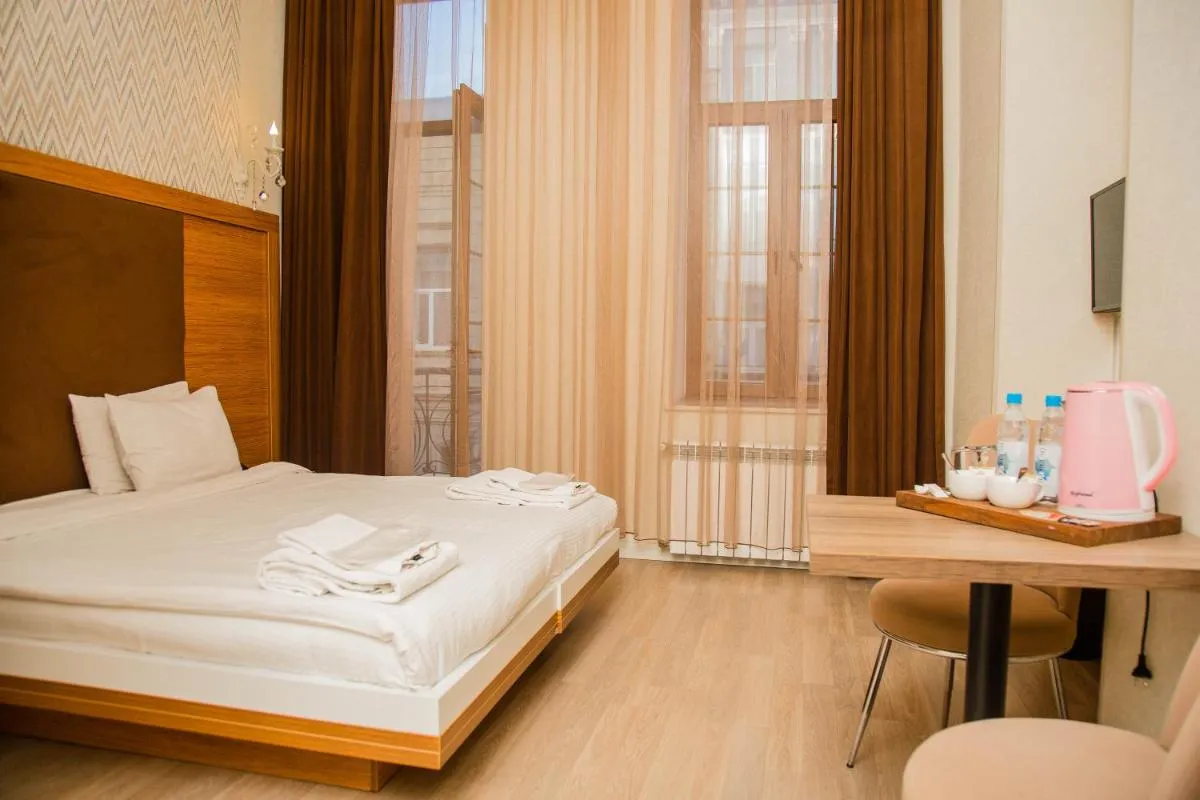 Image 1 of Solo Hotel