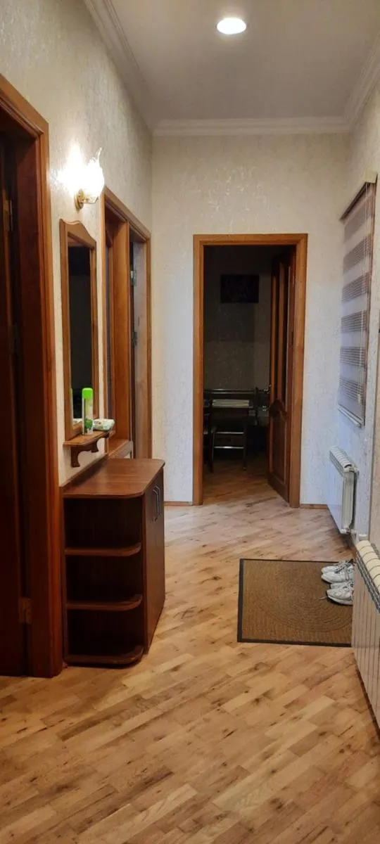 Image 2 of Spacious apartment in the center, near Fountain Square and Sahil metro station