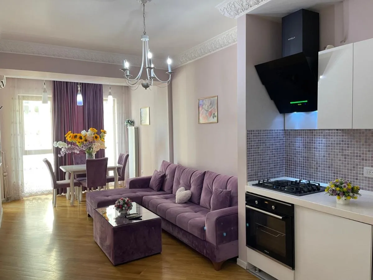 Image 3 of Studio Apartment
