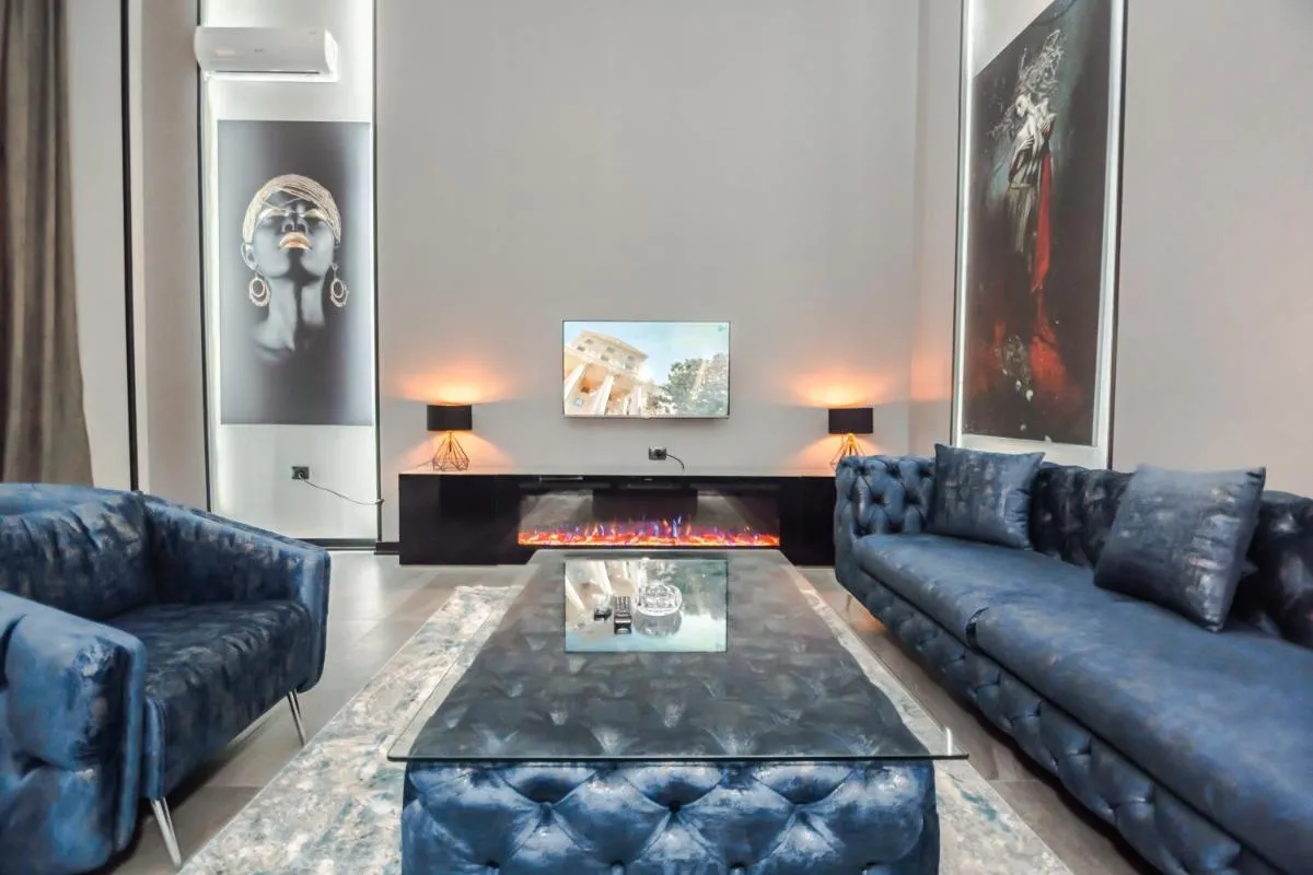 Image 2 of VIP APARTMENT FRANCE EMBASSY