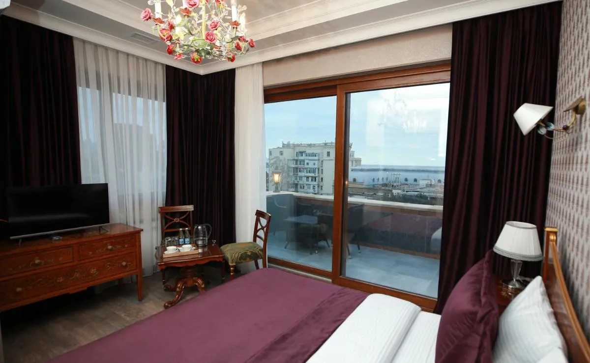 Image 1 of West Inn Hotel & Restaurant