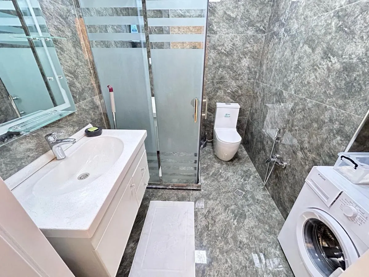 Image 2 of Whitestone Residence 74