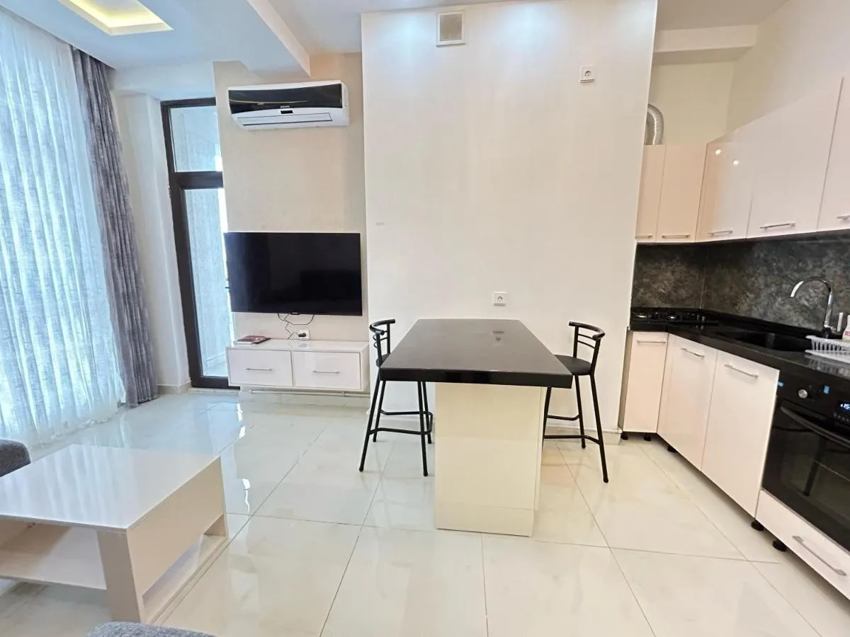 Image 3 of Whitestone Residence 74