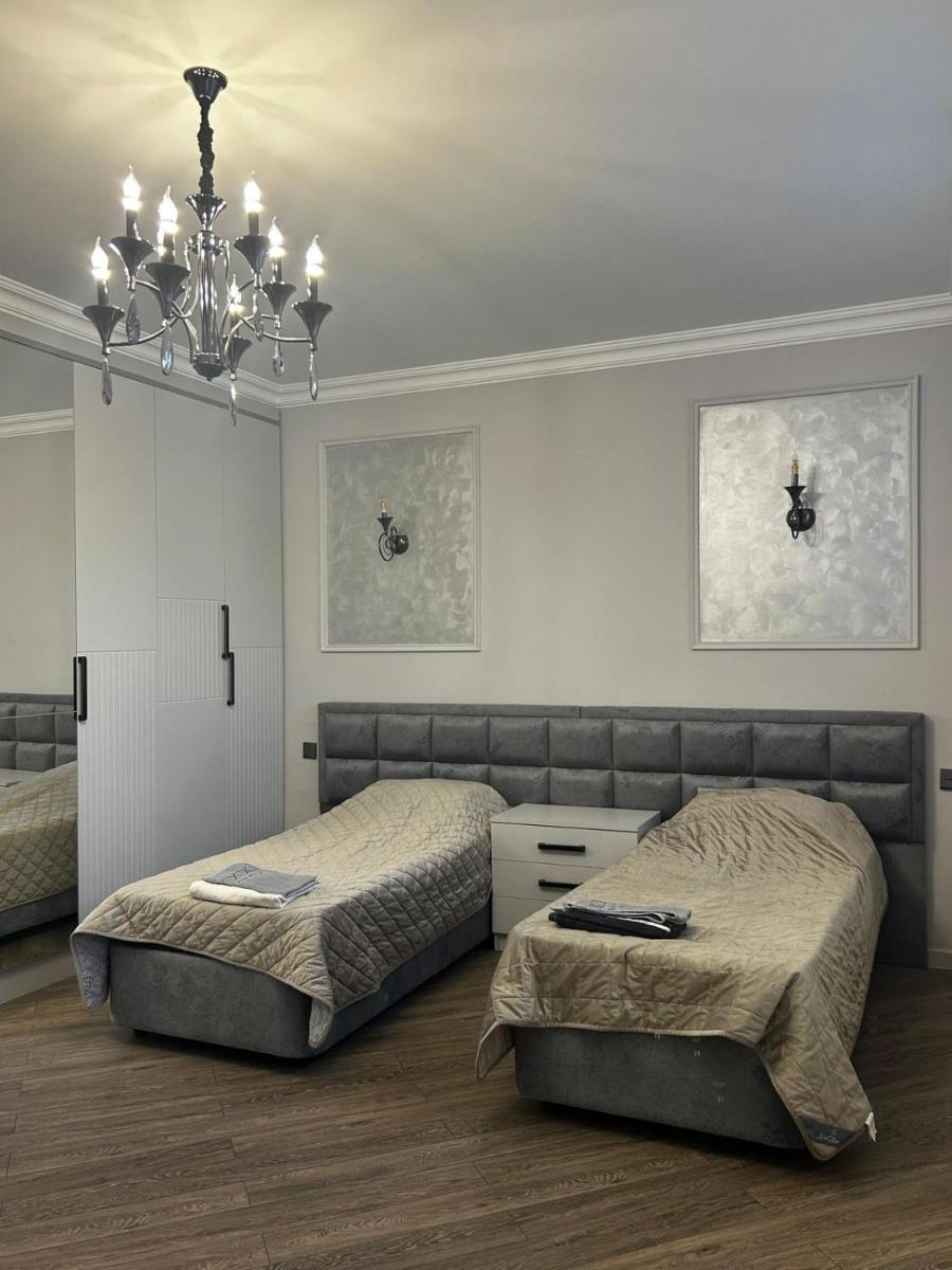 Image 4 of 3 floors 4 bedroom seaside apart