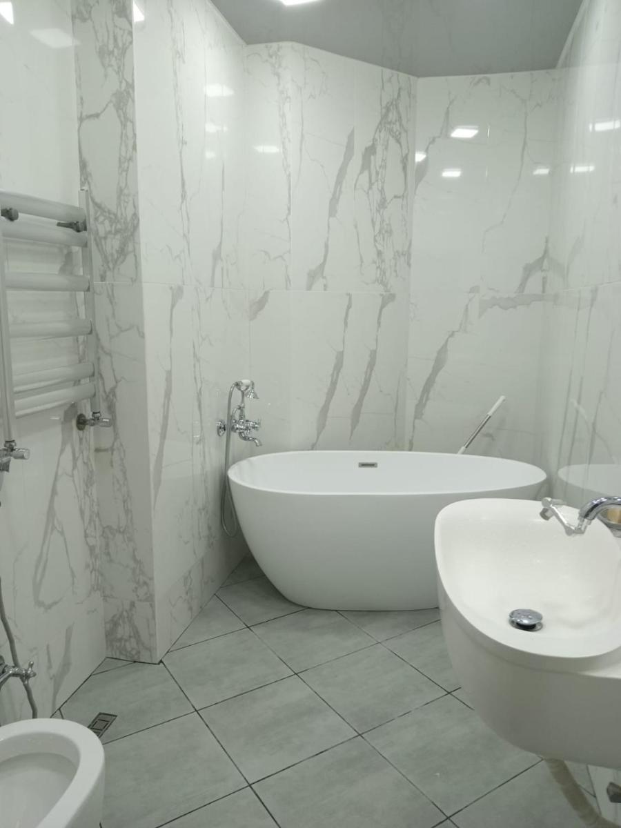 Image 3 of 3 otaqli studio