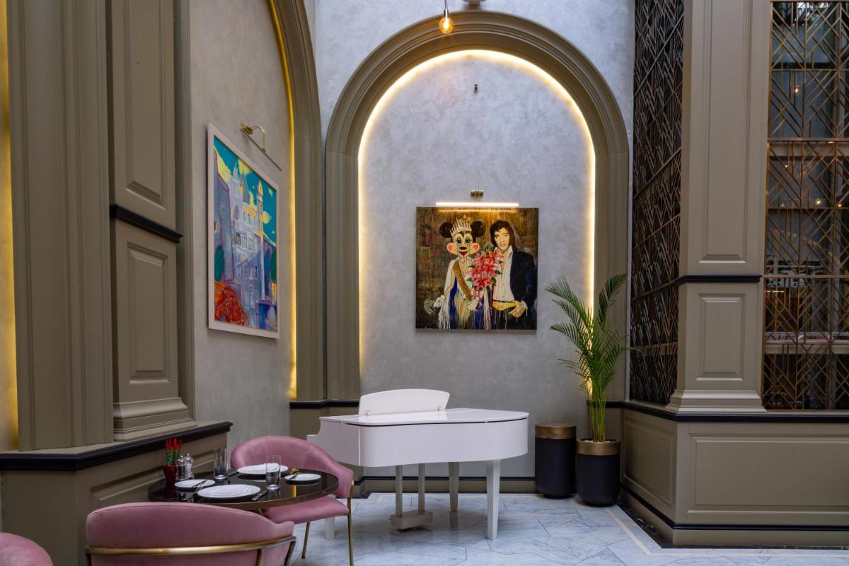 Image 2 of ART Gallery Hotel