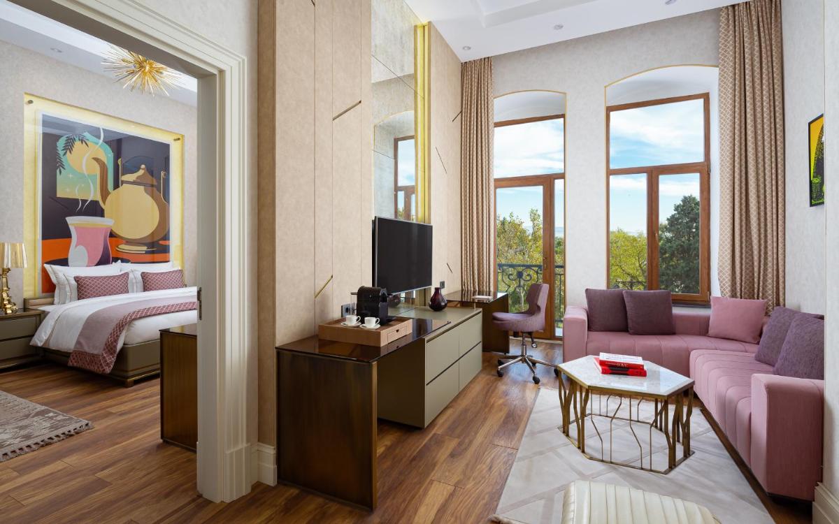 Image 4 of ART Gallery Hotel