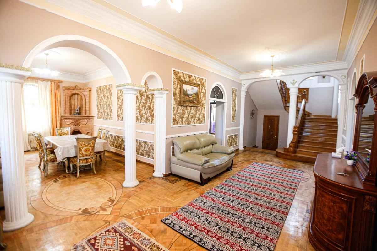 Image 1 of Baku Badamdar Villa