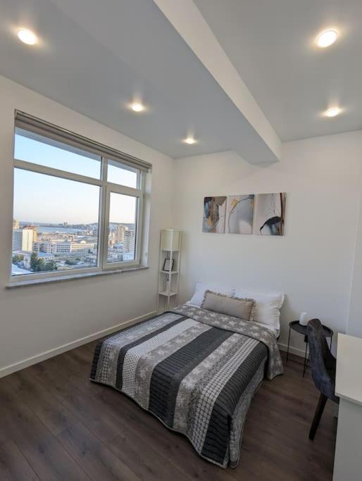 Image 3 of Bay View Apartment