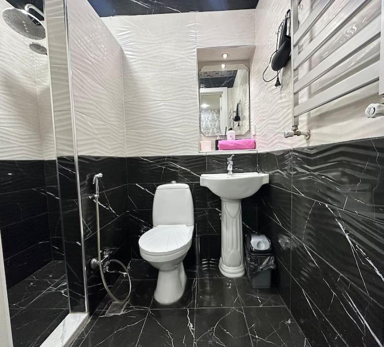 Image 2 of Black Suite Apartment