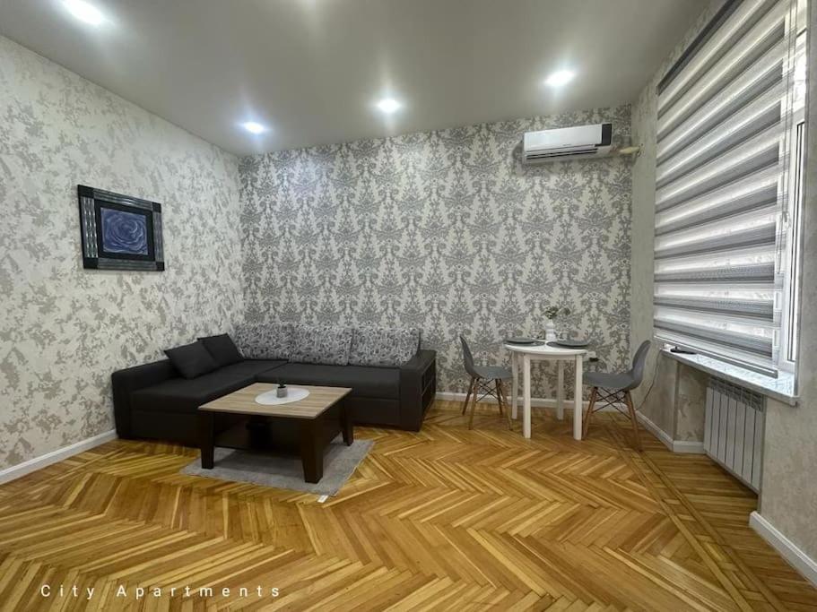 Image 4 of Black Suite Apartment