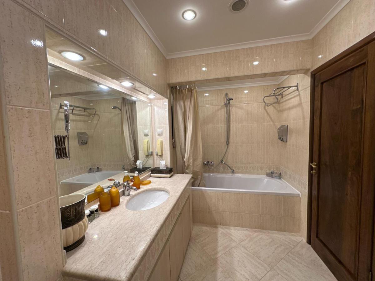 Image 2 of CASPIAN Sea View apartment by Bakuapart