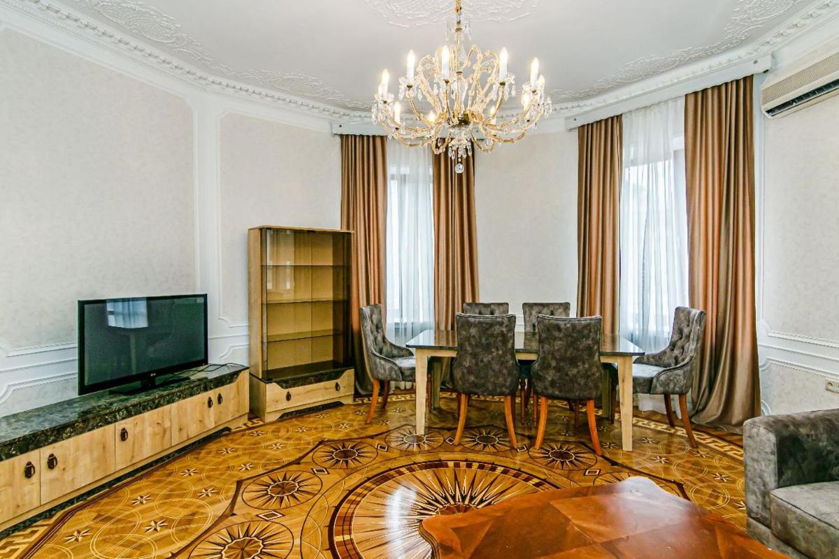 Image 4 of COMPASS Apartment