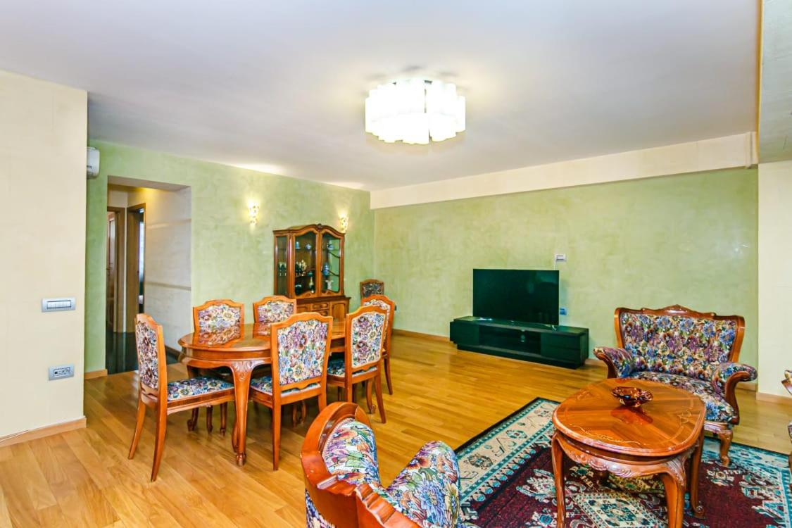 Image 4 of CRAVEN Home
