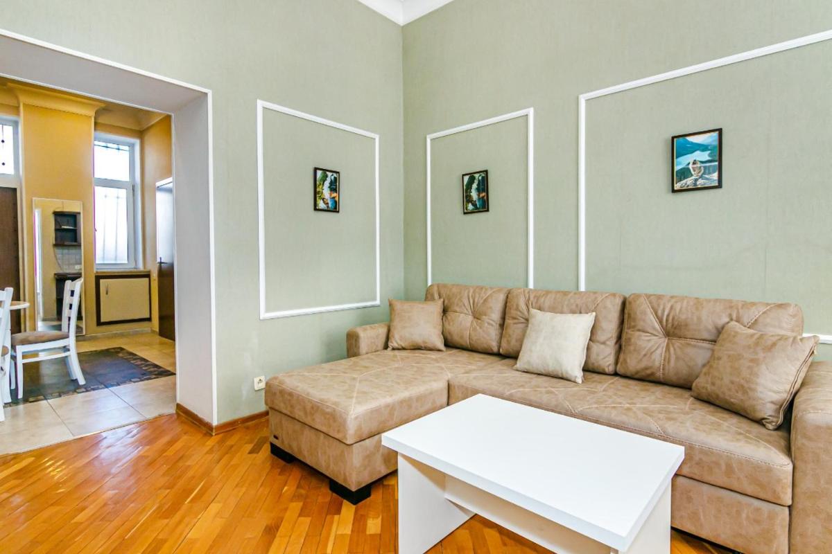 Image 2 of CUBAR Apartment