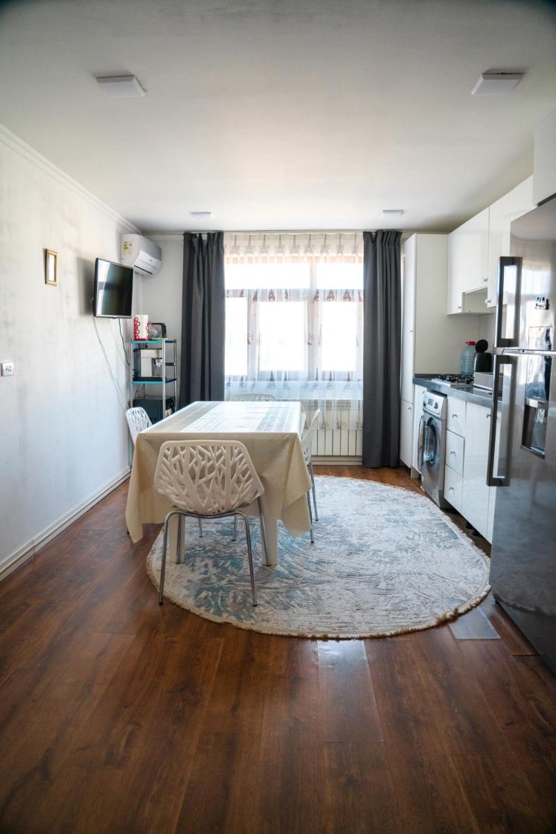 Image 5 of City Center Apartment