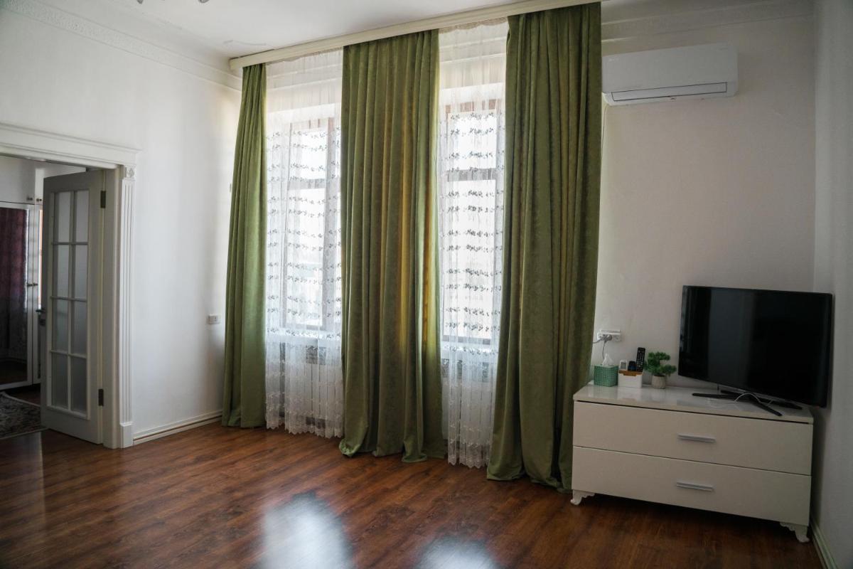 Image 2 of City Center Apartment