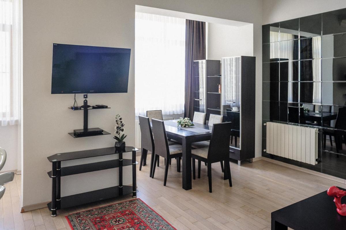 Image 4 of Cozy studio, Center, Sea view