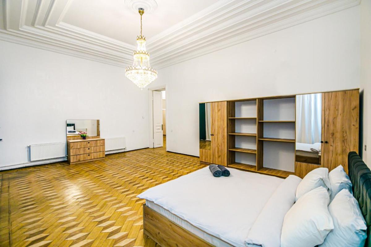 Image 1 of EVORA Apartment