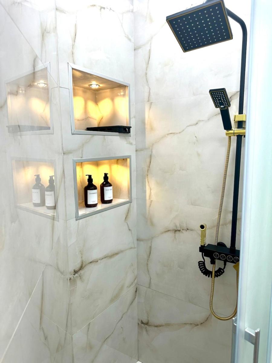 Image 6 of Elegant Stay in Downtown Baku