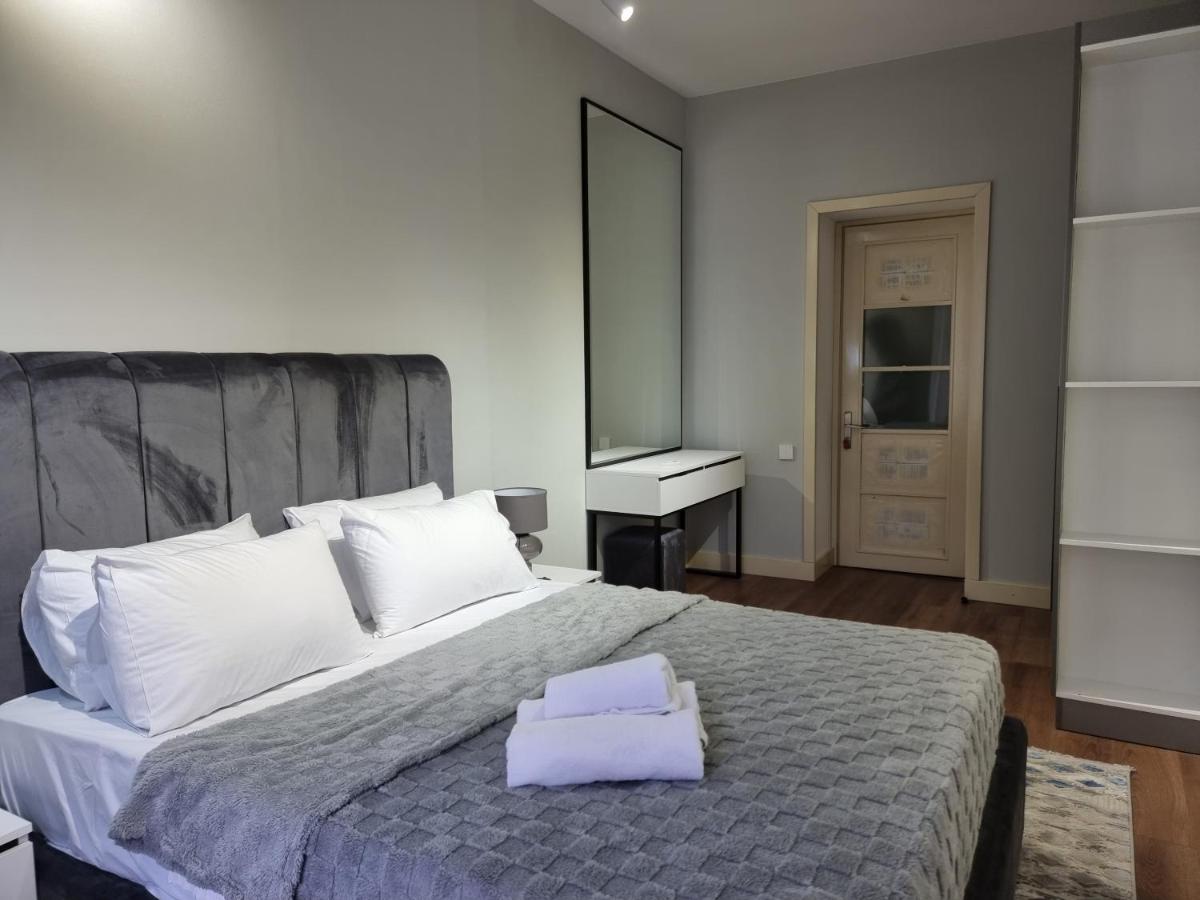 Image 6 of Emporium apartment by Bakuapart