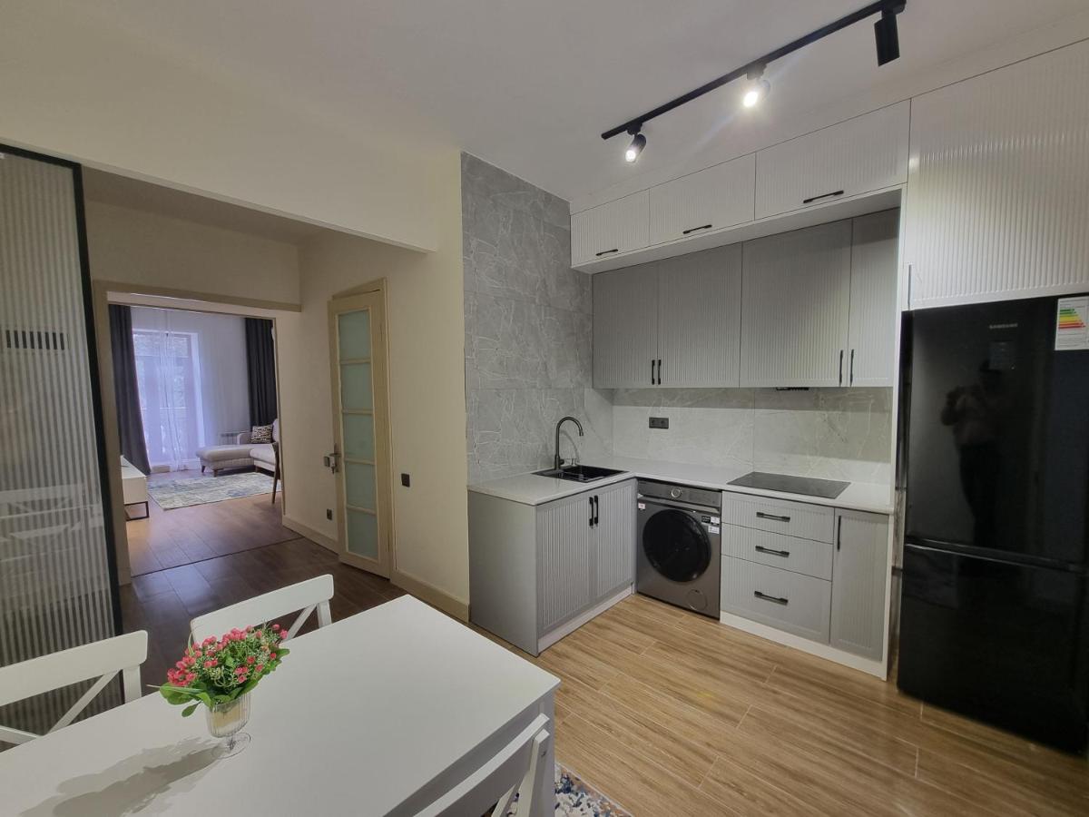 Image 3 of Emporium apartment by Bakuapart