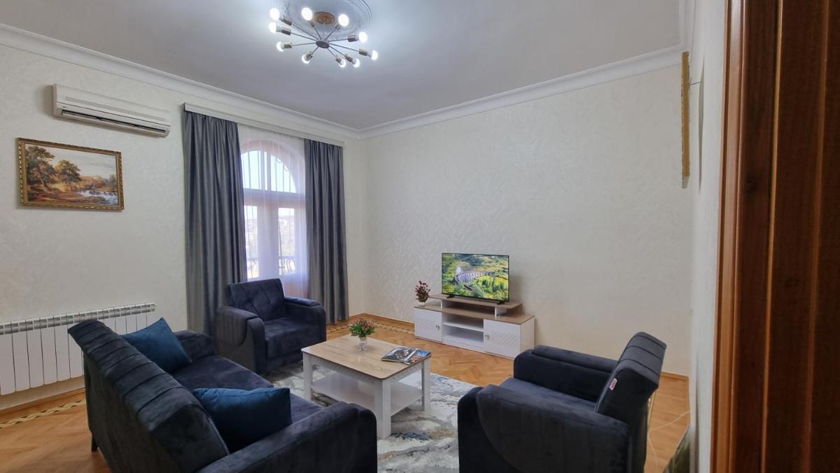 Image 4 of Fontain apartment by Bakuapart