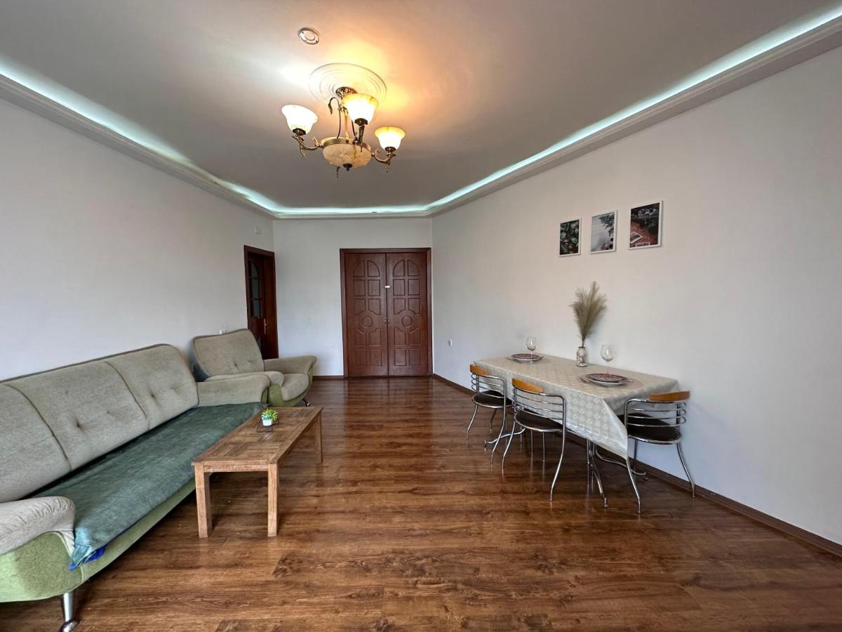 Image 3 of Fountain Boulevard Apartment