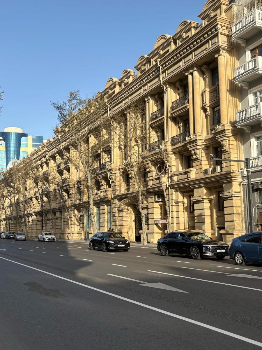 Image 5 of Golden apartment by Bakuapart
