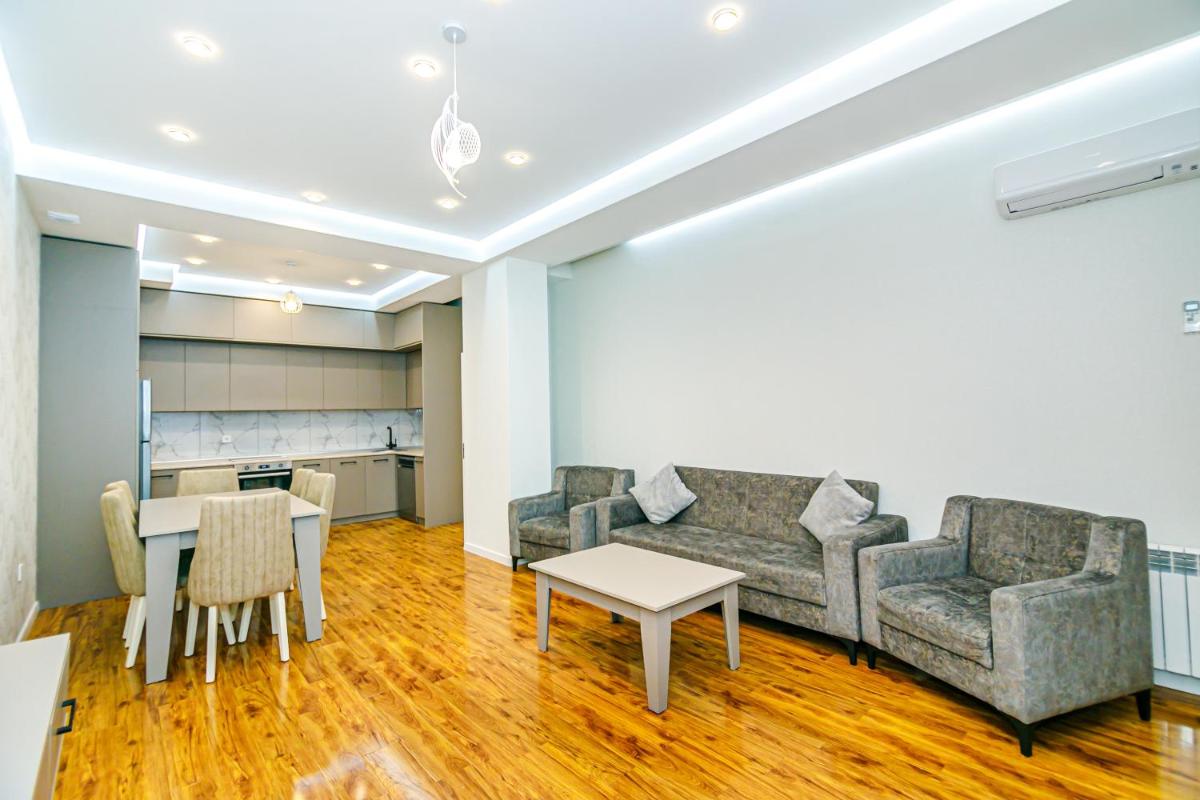 Image 3 of Green Island Apartment