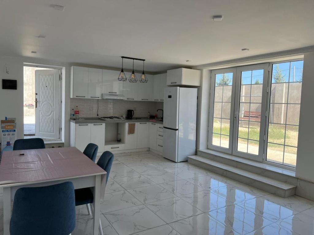 Image 3 of House