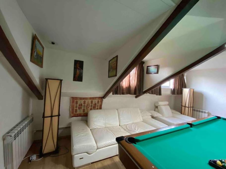Image 1 of Loft with Pool Table