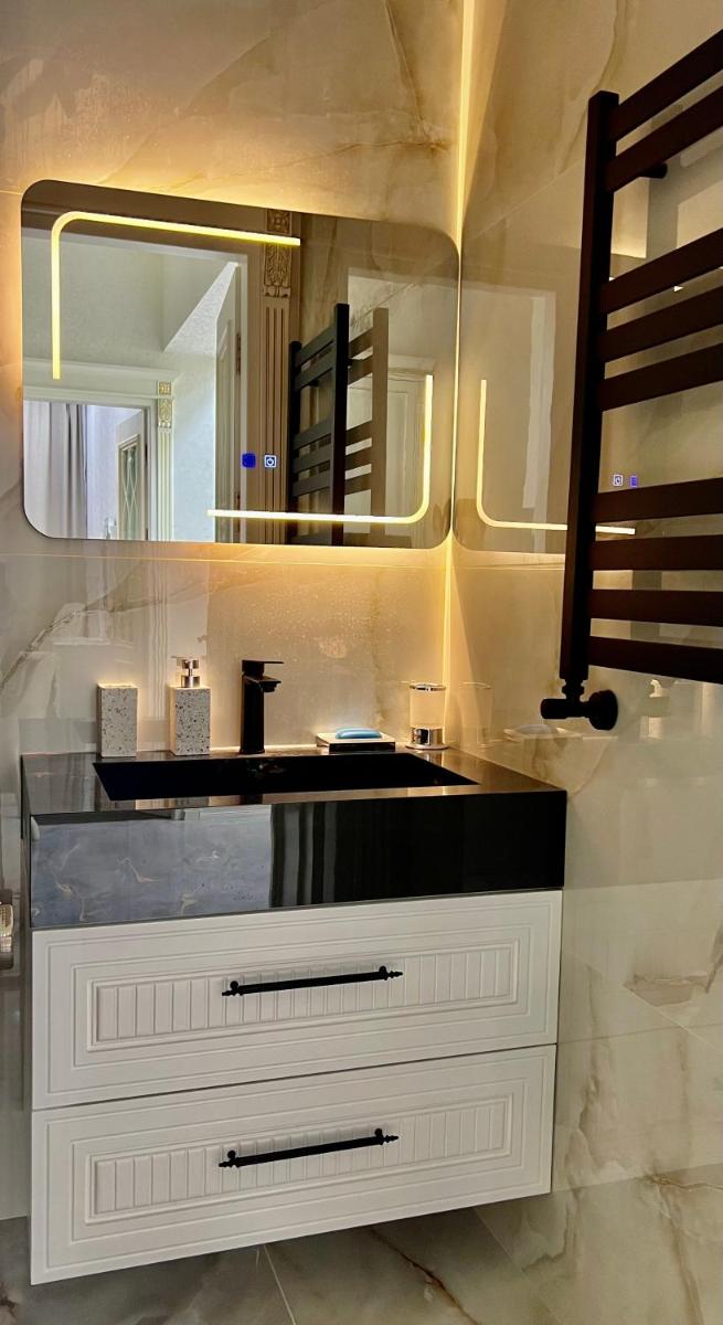 Image 4 of Malibo Apartment