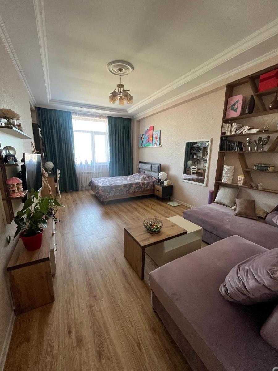 Image 6 of Modern Studio Apartment