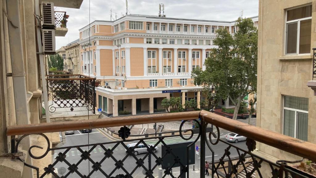 Image of Parisian Elegance in Baku