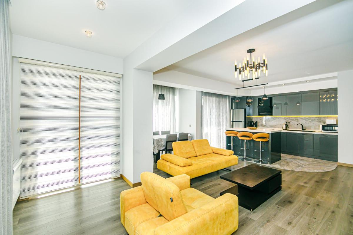 Image 3 of Park Azure Deluxe Home 526