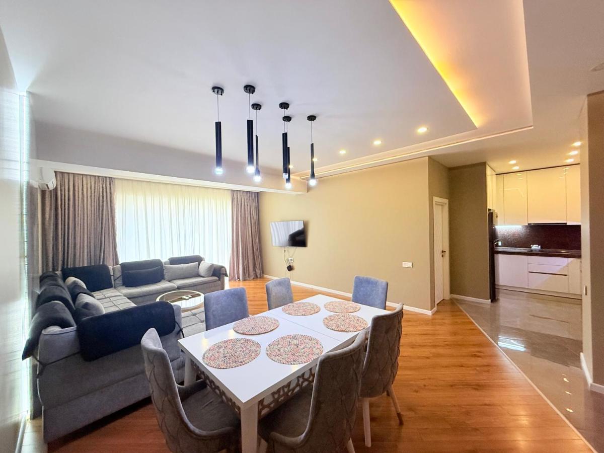 Image 1 of Park Azure Royal apart