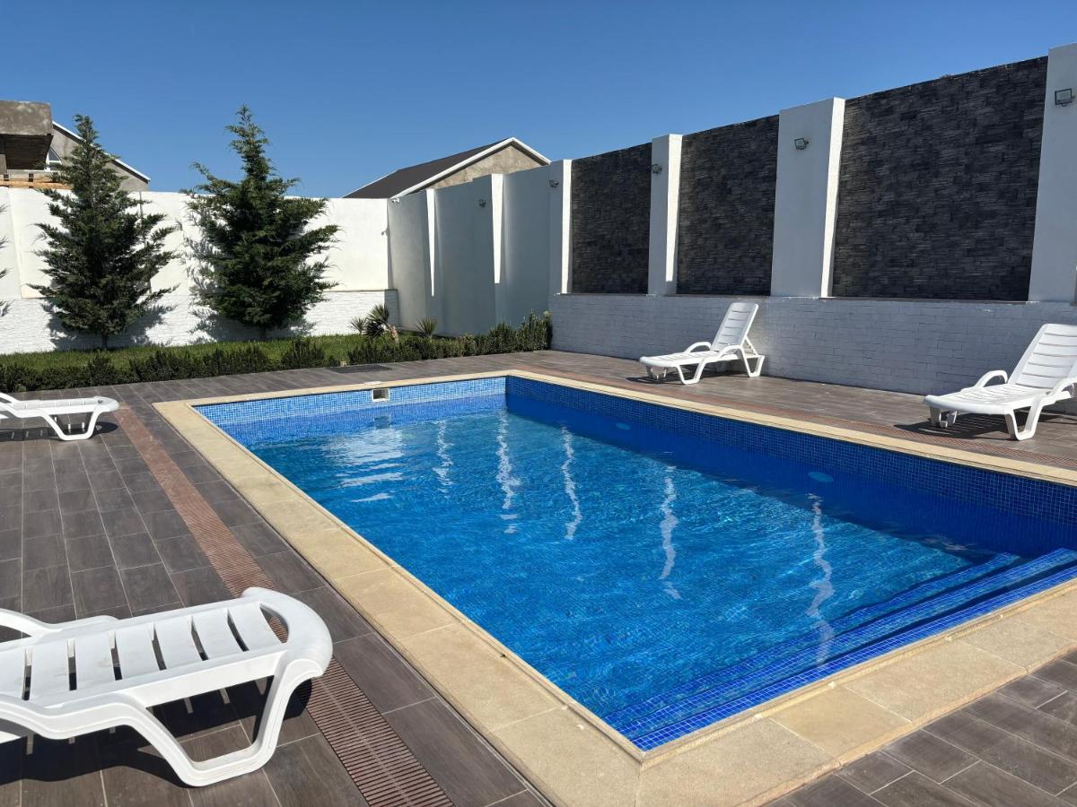 Image 2 of PoolSummerHouse