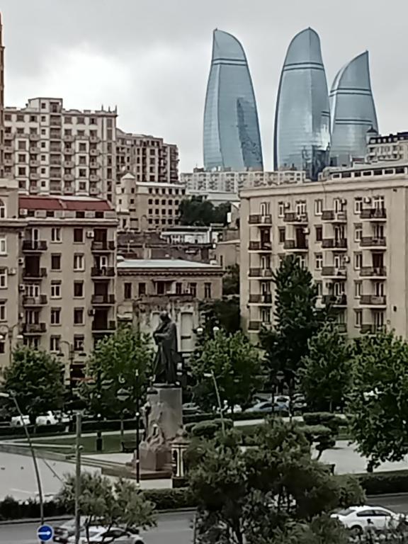 Image of Просторная, двухкомнатная квартира ,с великолепным видом на город, расположенная в центре города Баку