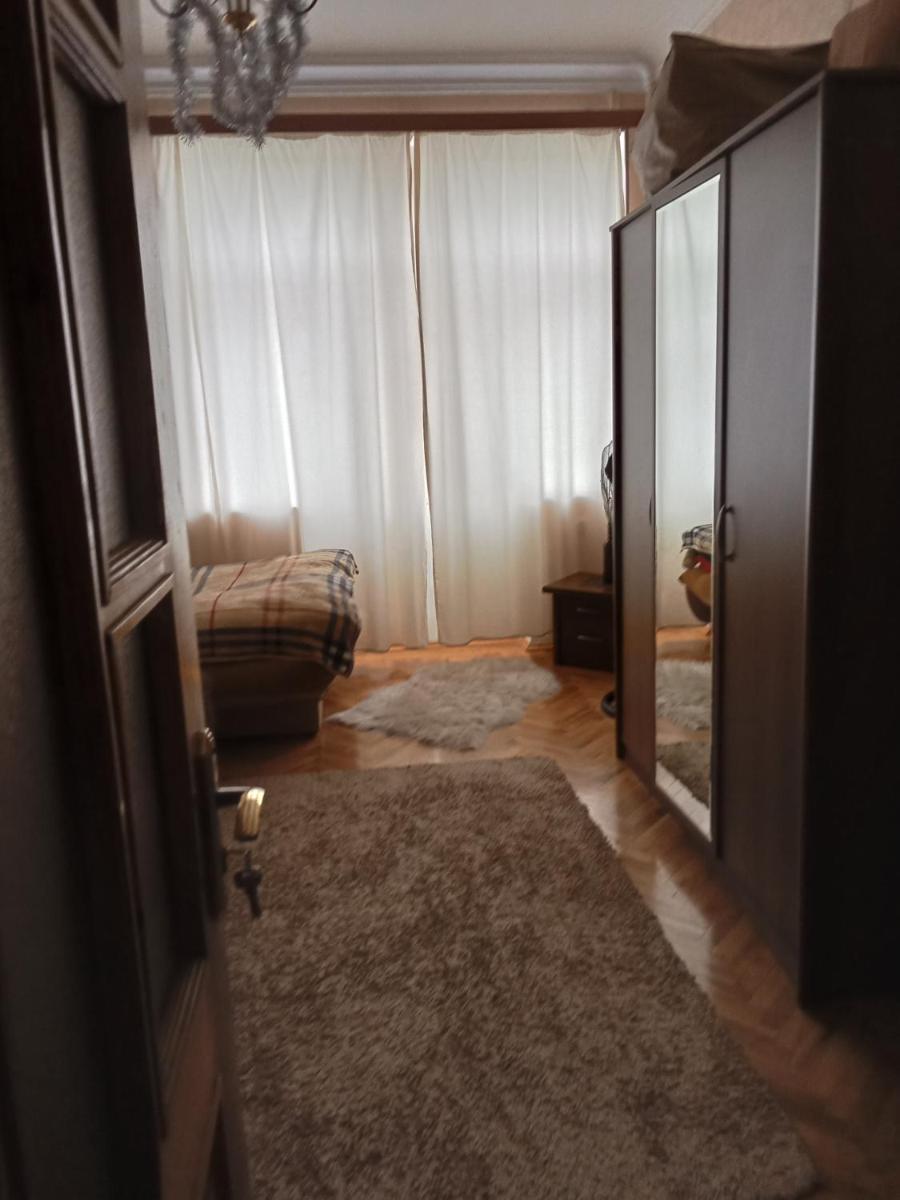 Image 6 of Просторная, двухкомнатная квартира ,с великолепным видом на город, расположенная в центре города Баку