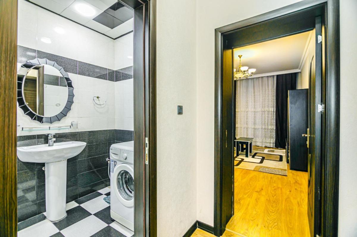 Image 2 of REGALO Apartment