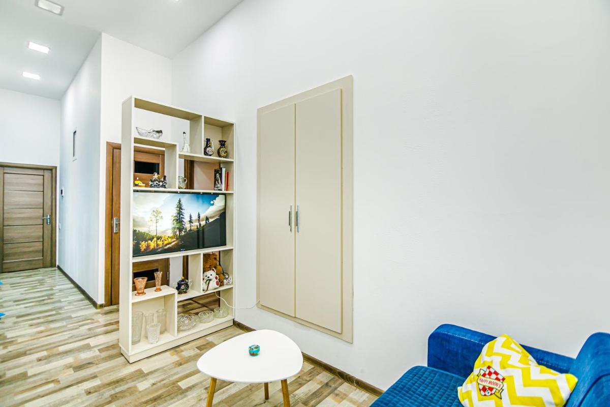 Image 4 of Seaside Apartment