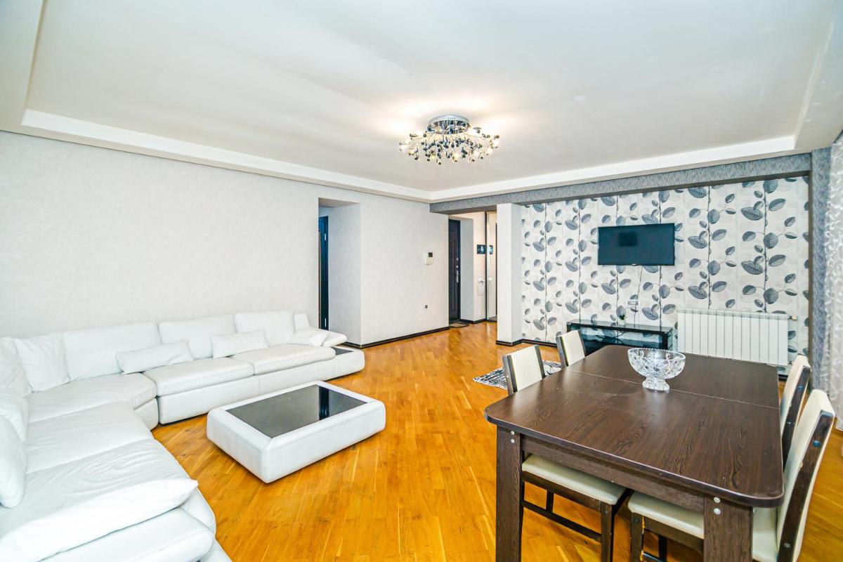 Image 4 of Seaside apartment