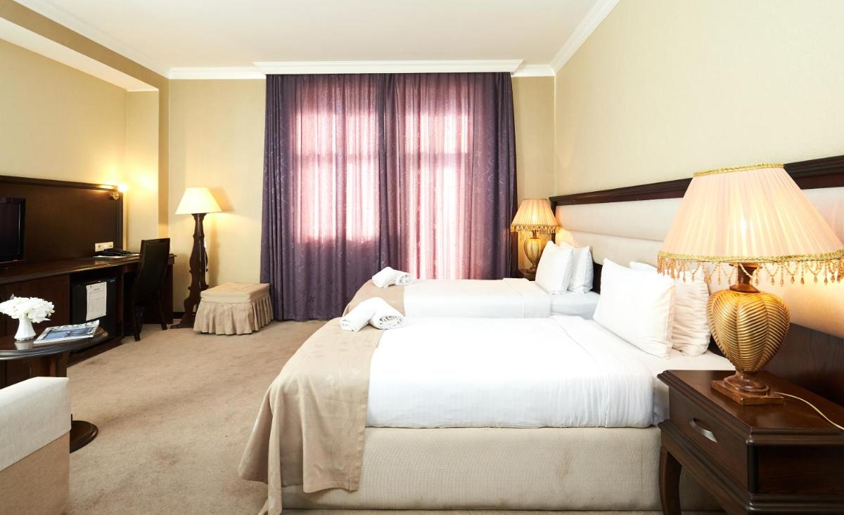 Image 3 of Smith Hotel
