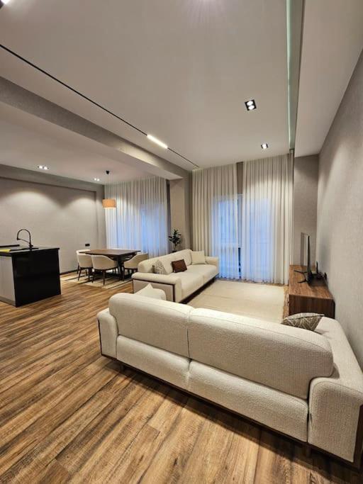 Image 4 of Stylish White City residence