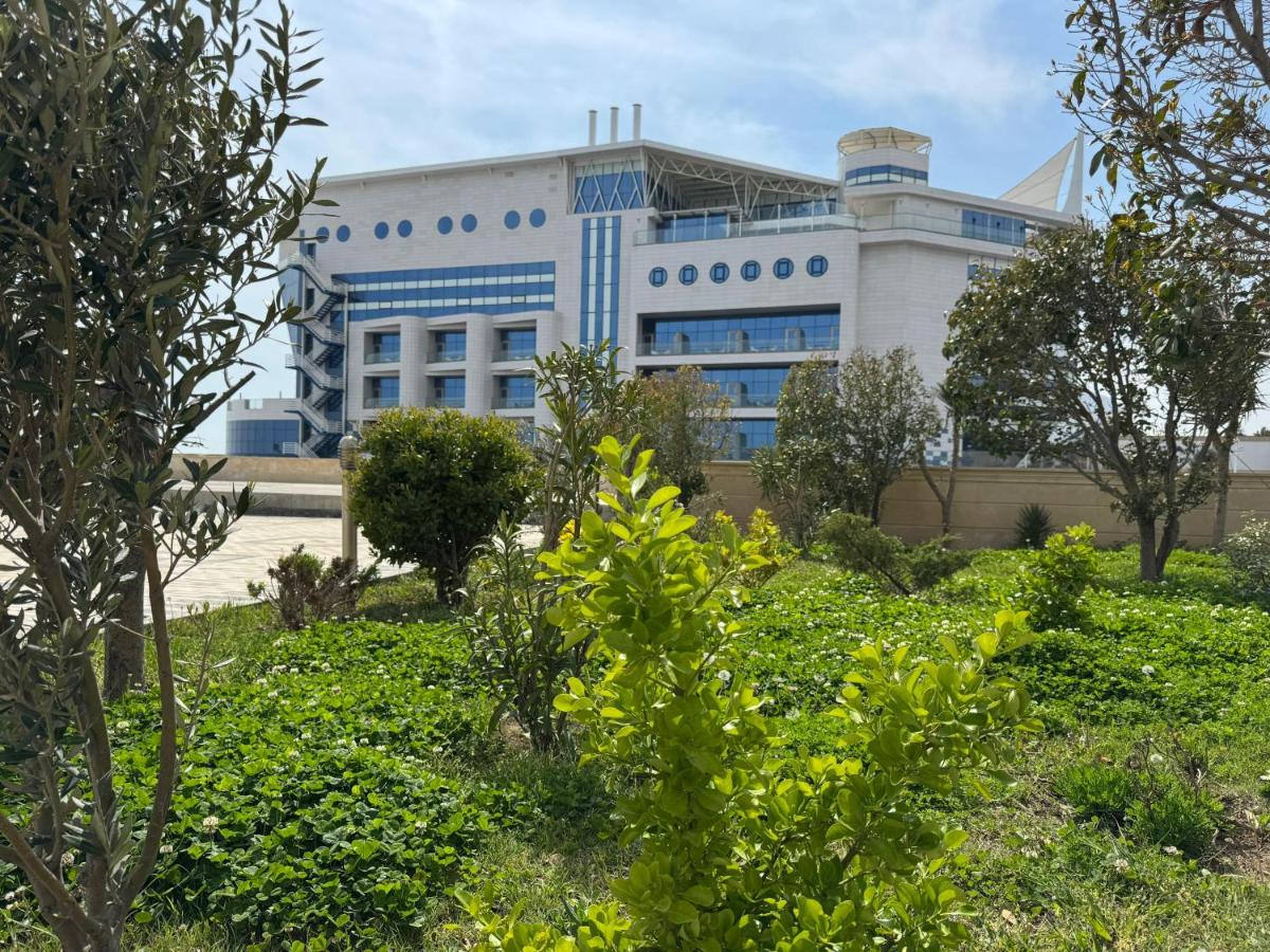 Image 1 of Titanik Baku