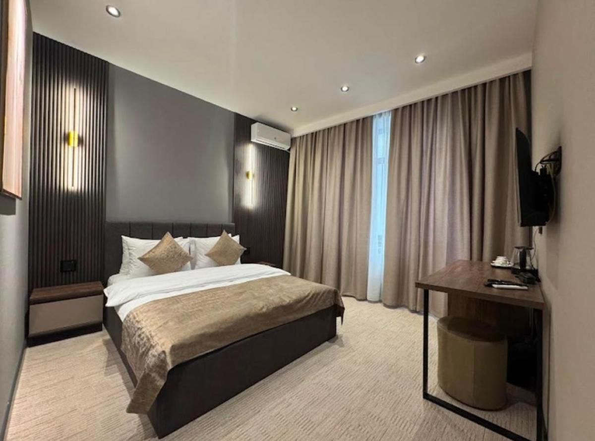 Image 6 of Twelve Inn Hotel