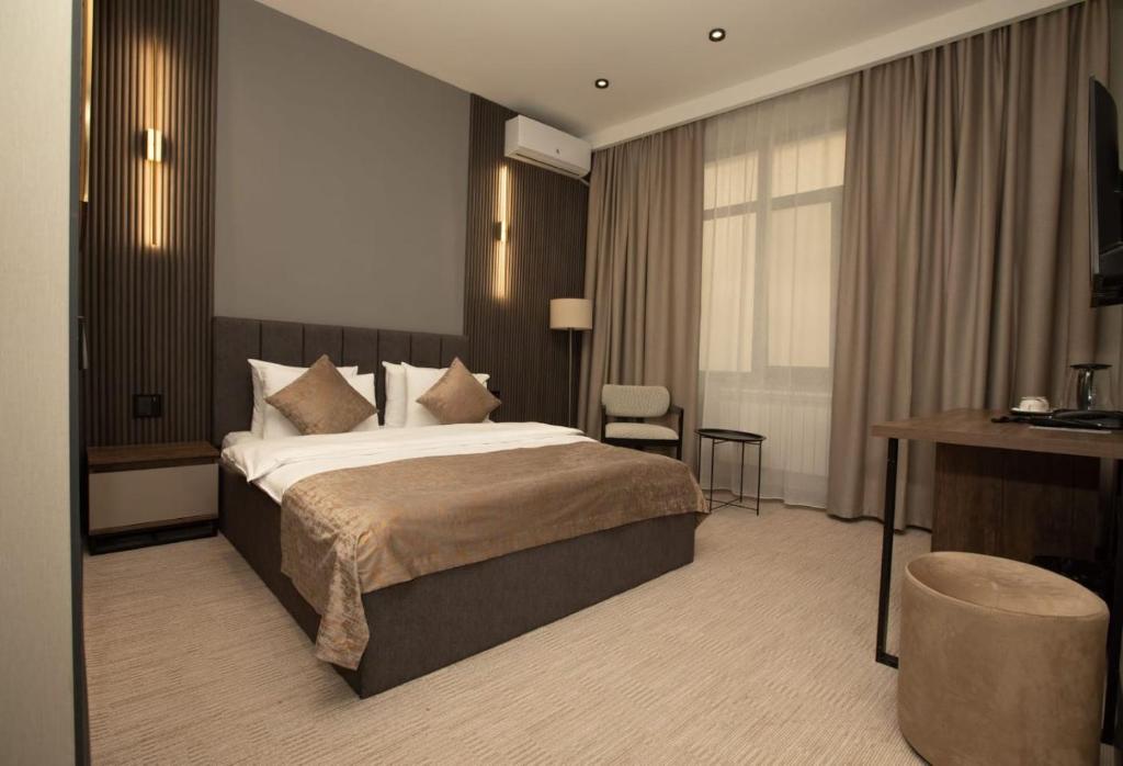 Image of Twelve Inn Hotel
