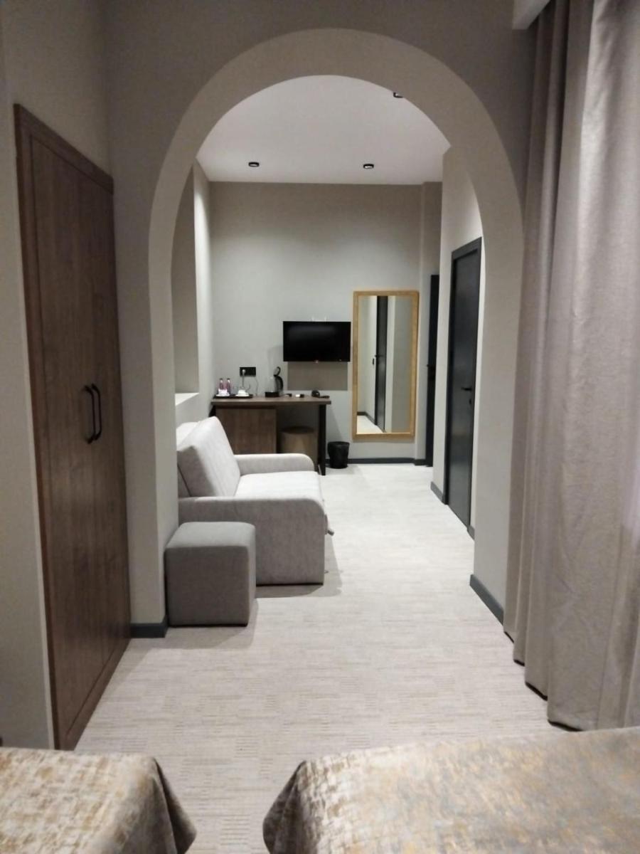 Image 5 of Twelve Inn Hotel